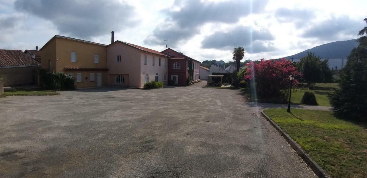 Hotel Castel D'Olmes Tabre 외부 사진